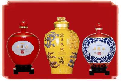 张家口市尚义烟酒回收五粮液各种摆件.jpg
